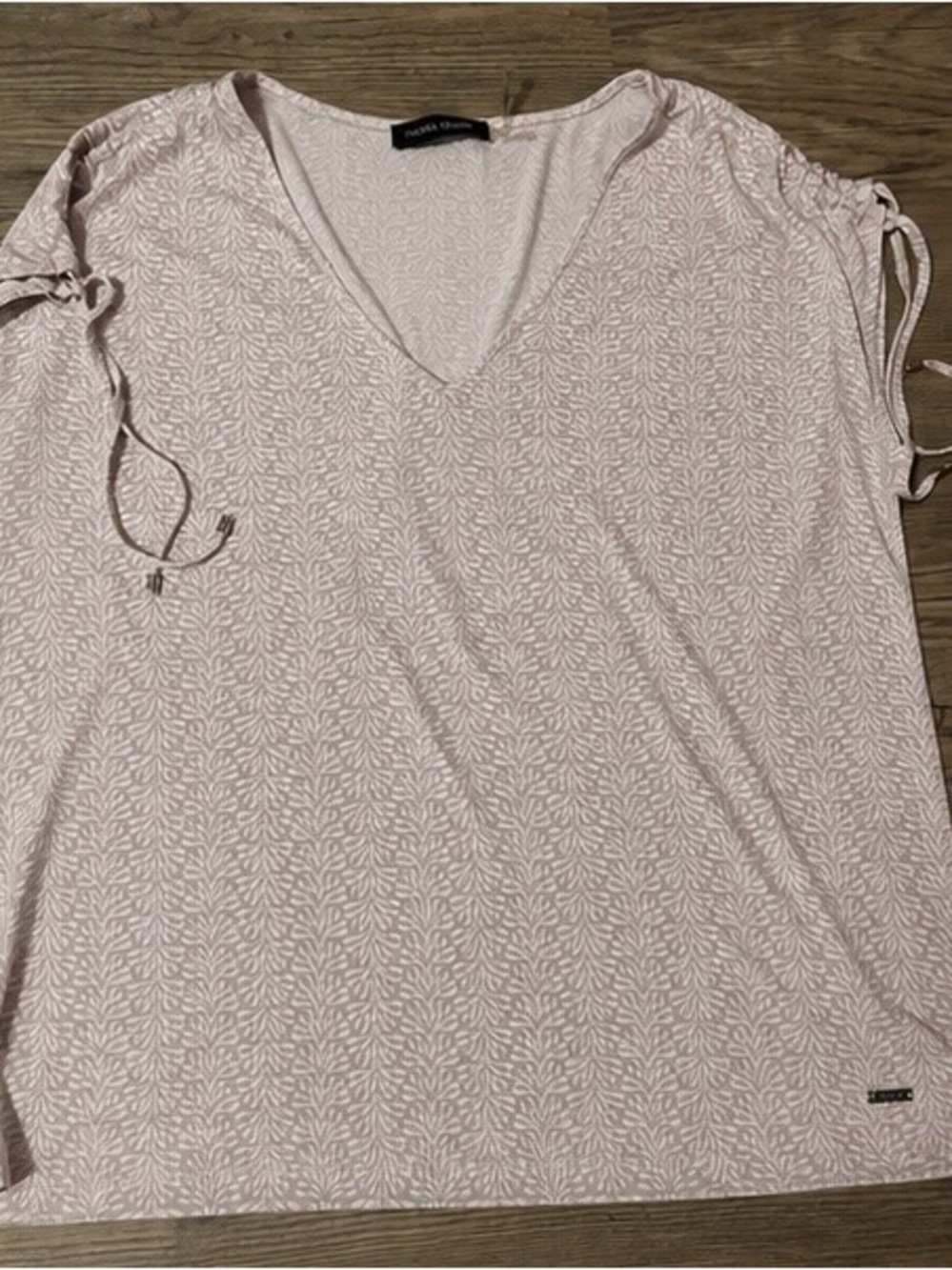 Ivanka Trump Women’s Large Gray Print Tie Sleeve V-Neck Blouse